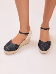 Lipsy Monochrome Wide Fit Closed Toe Summer Espadrille Wedge Heels - Image 3 of 4