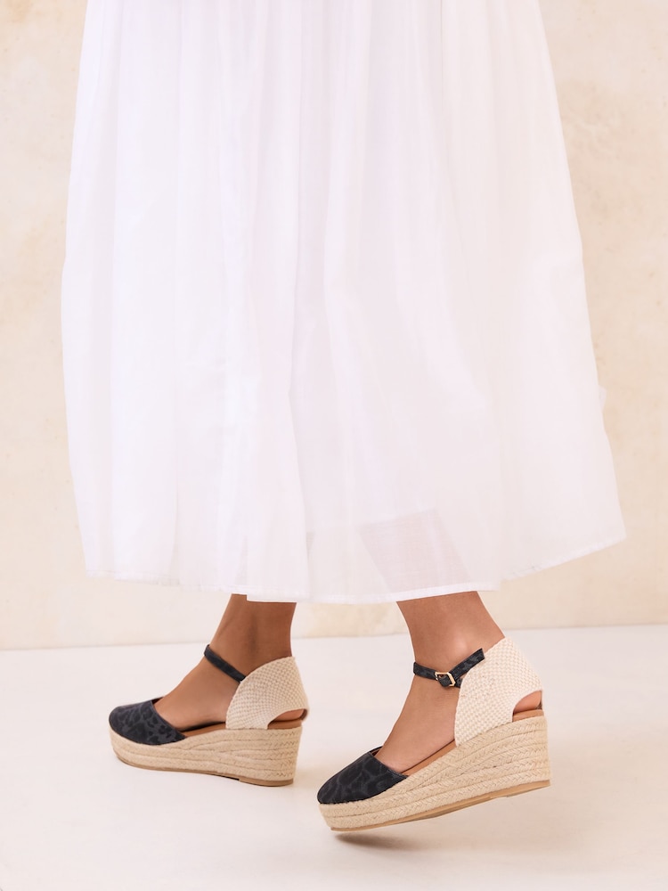 Lipsy Monochrome Wide Fit Closed Toe Summer Espadrille Wedge Heels - Image 4 of 4