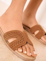 Hellbraun - Lipsy gestrickte, gehäkelte Slipper Slip-On flache Sandalen - Bild 4 von 5