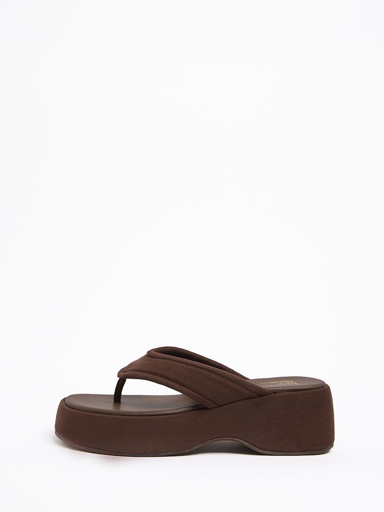 بني - Friends Like These Faux Suede Chunky Sole Toe Thong 90s Wedge Sandals - صورة 5 من 5 بني - Friends Like These Faux Suede Chunky Sole Toe Thong 90s Wedge Sandals - صورة 5 من 5