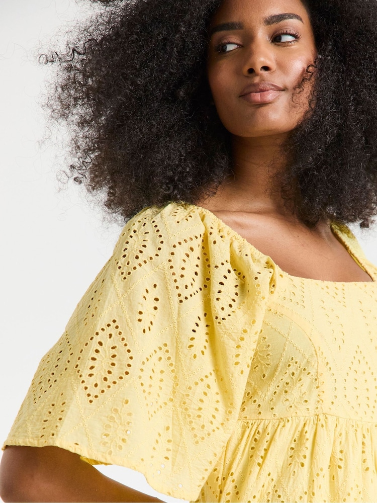 Simply Be Broderie Tiered Maxi Dress - صورة 4 من 4