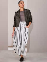 Ecru/marineblauw gestreept - Crinkle Textured Midi Skirt - Afbeelding 1 van 7