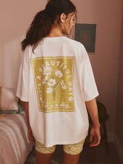 Bath & Body Works Green Daisies Cycling Shorts and T-Shirt Set - Image 3 of 11