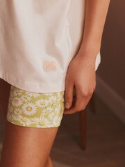 Bath & Body Works Green Daisies Cycling Shorts and T-Shirt Set - Image 5 of 11