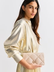 Kremowy - Pikowany portfel z łańcuszkiem Tory Burch Kira Diamond - Obraz 3 z 4