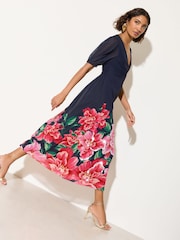 Navy Blomstrete  - Friends Like These Kortermet utsmykket Midi kjole - Bilde 1 av 5