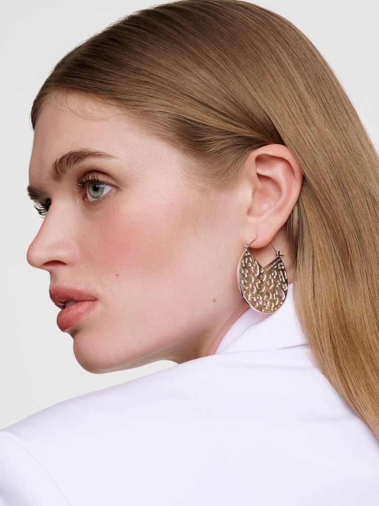 Karen Millen Silver Tone Leopard Print Spot Disc Earrings - Image 4 of 4