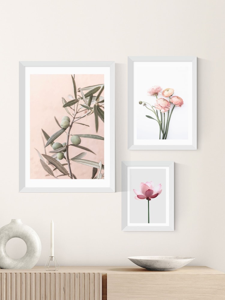 East End Prints White Buttercup III by Sisi and Seb Wall Art - Image 3 of 3