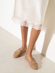 বাদামী Tan - Friends Like These নকল সোয়েড স্নাফেল ডিটেইল স্মার্ট ফ্ল্যাট লোফারগুলি - 5এর মধ্যে 2 ছবি