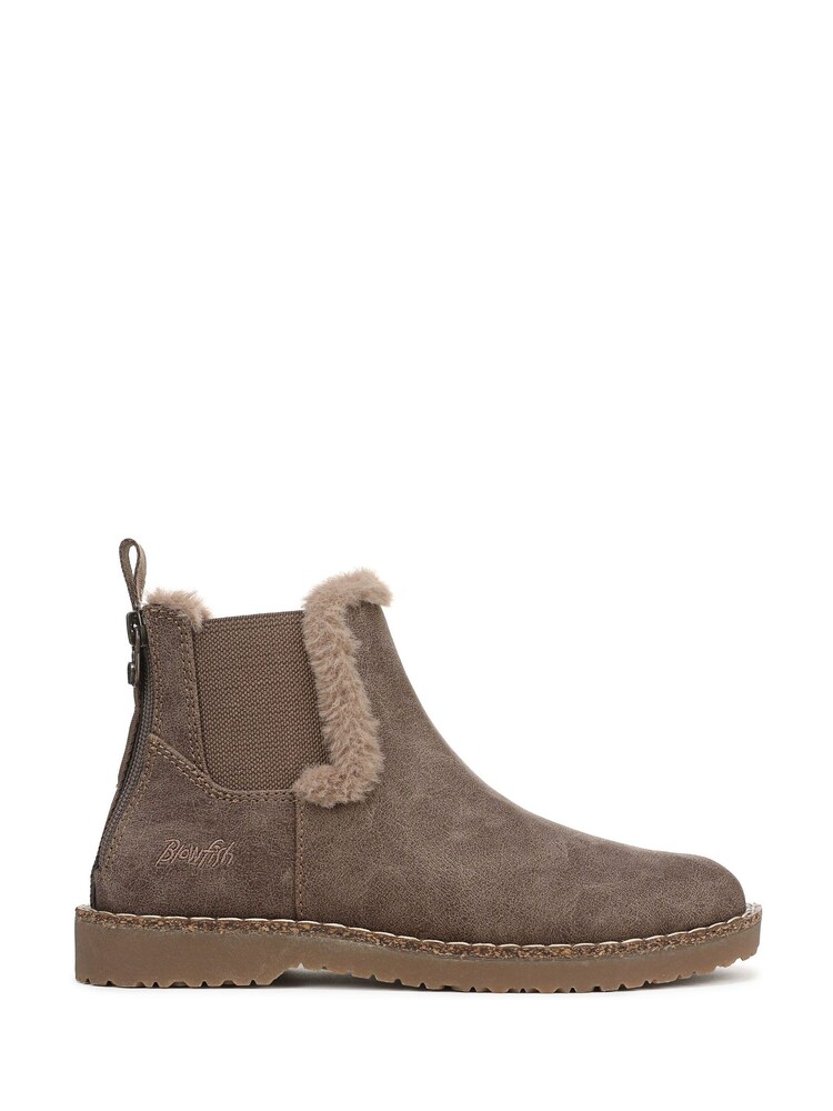 Blowfish Malibu Regular Fit Chillin Shr Chelsea Black Boots - Image 1 of 7 Blowfish Malibu Regular Fit Chillin Shr Chelsea Black Boots - Image 1 of 7