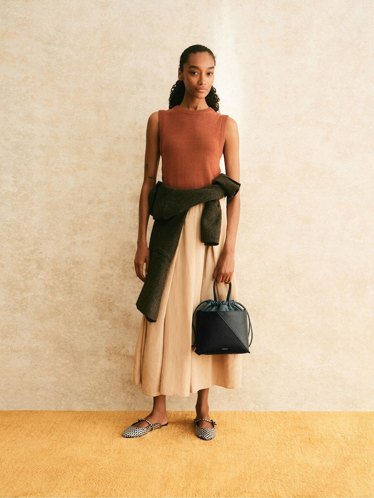 أسود - Radley Small The Portobello Drawstring Cross-Body Black Bag - صورة 2 من 12 أسود - Radley Small The Portobello Drawstring Cross-Body Black Bag - صورة 2 من 12
