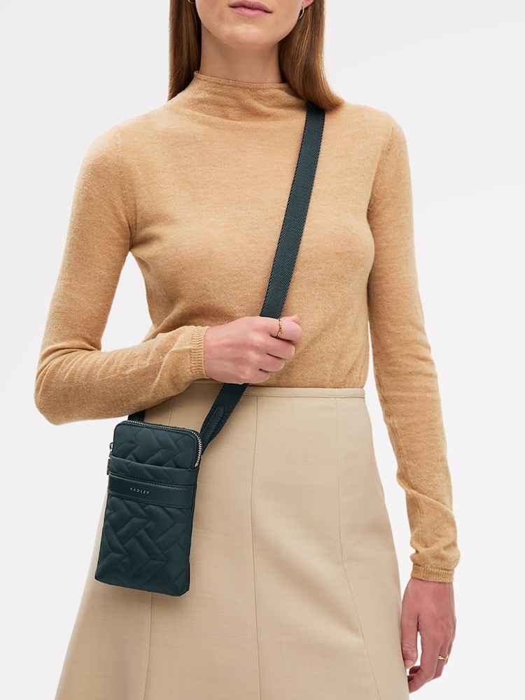 Radley Medium Green Holland Park Quilt Zip Around Phone Cross-Body Bag - Imagen 5 de 5