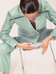 أخضر - Jigsaw Maree Irish Linen Short Blazer - صورة 5 من 5