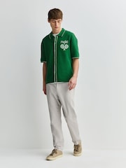 Green Padel Graphic - Relaxed Fit Ultrasoft Smart Knitted Shirt - صورة 2 من 9