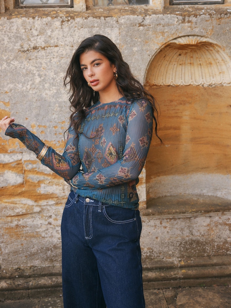 Blaugrüner Druck - National Trust x Next Crinkle-Mesh Langarmshirt mit Rundhalsausschnitt - Bild 1 von 9