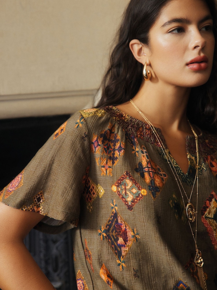 Khaki Green Print Short Sleeve Notch Neck Shirred Bubblehem T-Shirt - Image 4 of 4 Khaki Green Print Short Sleeve Notch Neck Shirred Bubblehem T-Shirt - Image 4 of 4