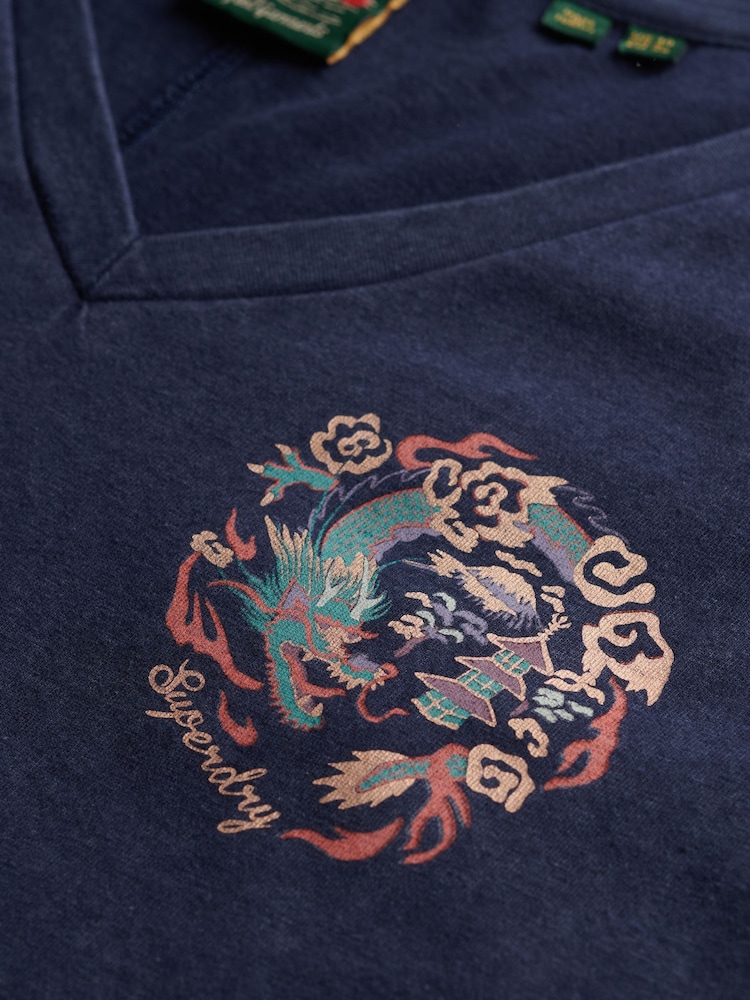 Camiseta Superdry Suika Relaxed com decote em V - Imagem 6 de 6