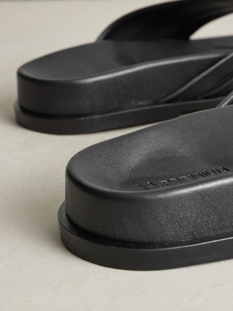 कालो छाला - N. Premium Toe Thong Footbed Sandals - 9मध्ये 9 तस्बिर