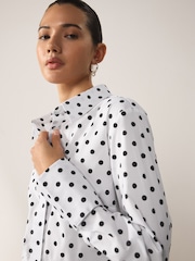 Balts/melns punktiņojums - Pieguļošs, elastīgs, īsroku krekls ar garām piedurknēm - Attēls 5 no 8