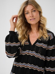 Cream Wavy V-Neck Long Sleeve Knit Black Dress - Image 4 of 6