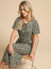 Vestido midi com decote em V e alças finas PixieGirl Petite Ditsy - Imagem 2 de 5