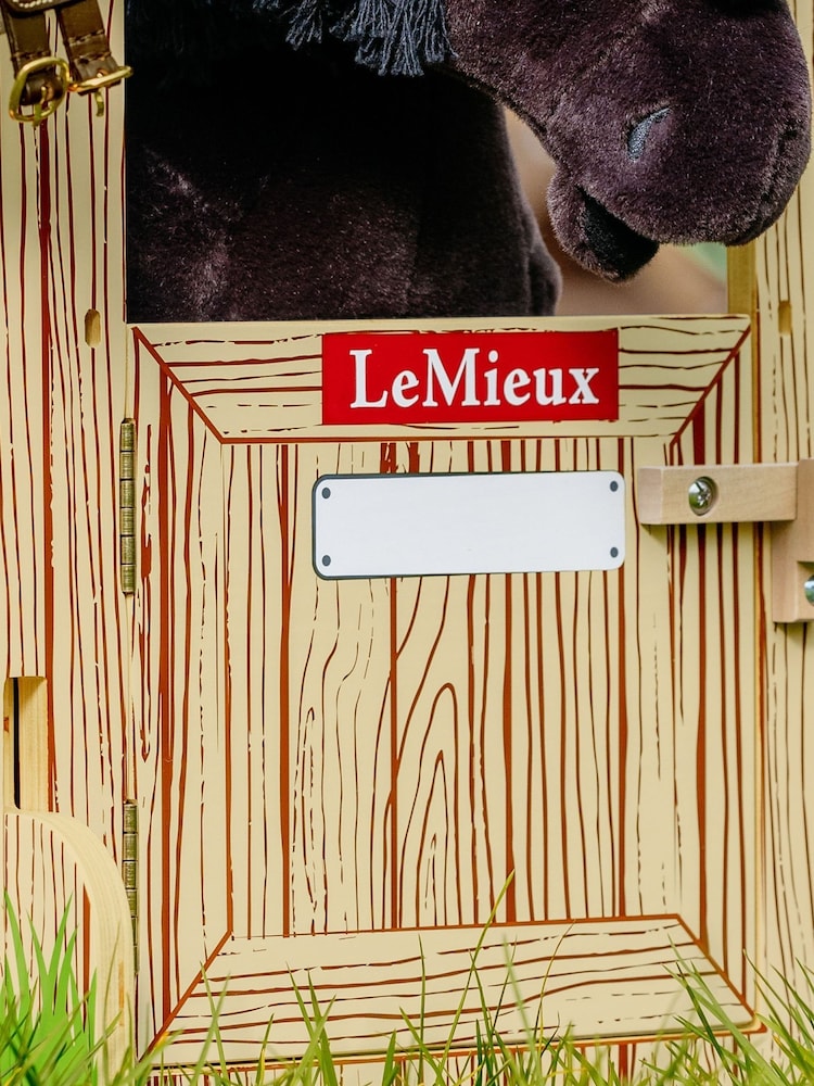 LeMieux Natural Toy Pony Wooden Stable Set - Image 3 of 3