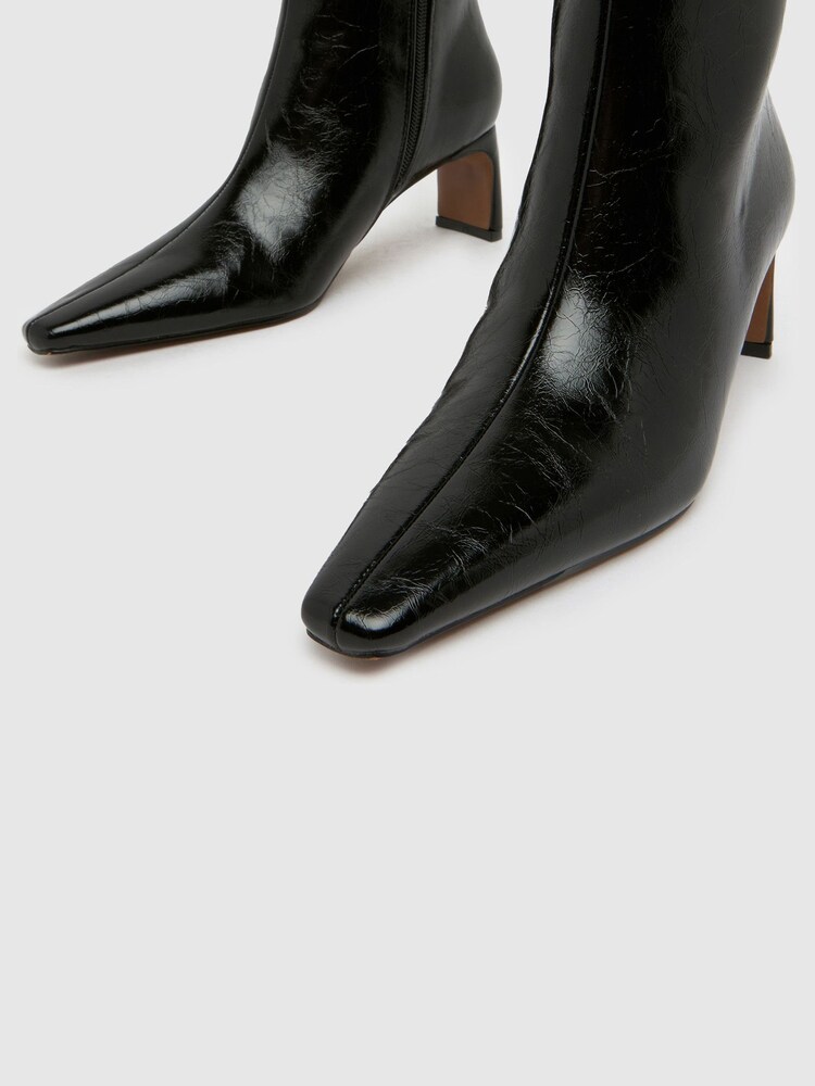 Schuh Bethal Set Back Heels - Image 4 of 4