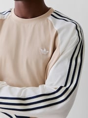 صخري - adidas Originals Britcore Long Sleeve Cali Sweatshirt - صورة 6 من 7