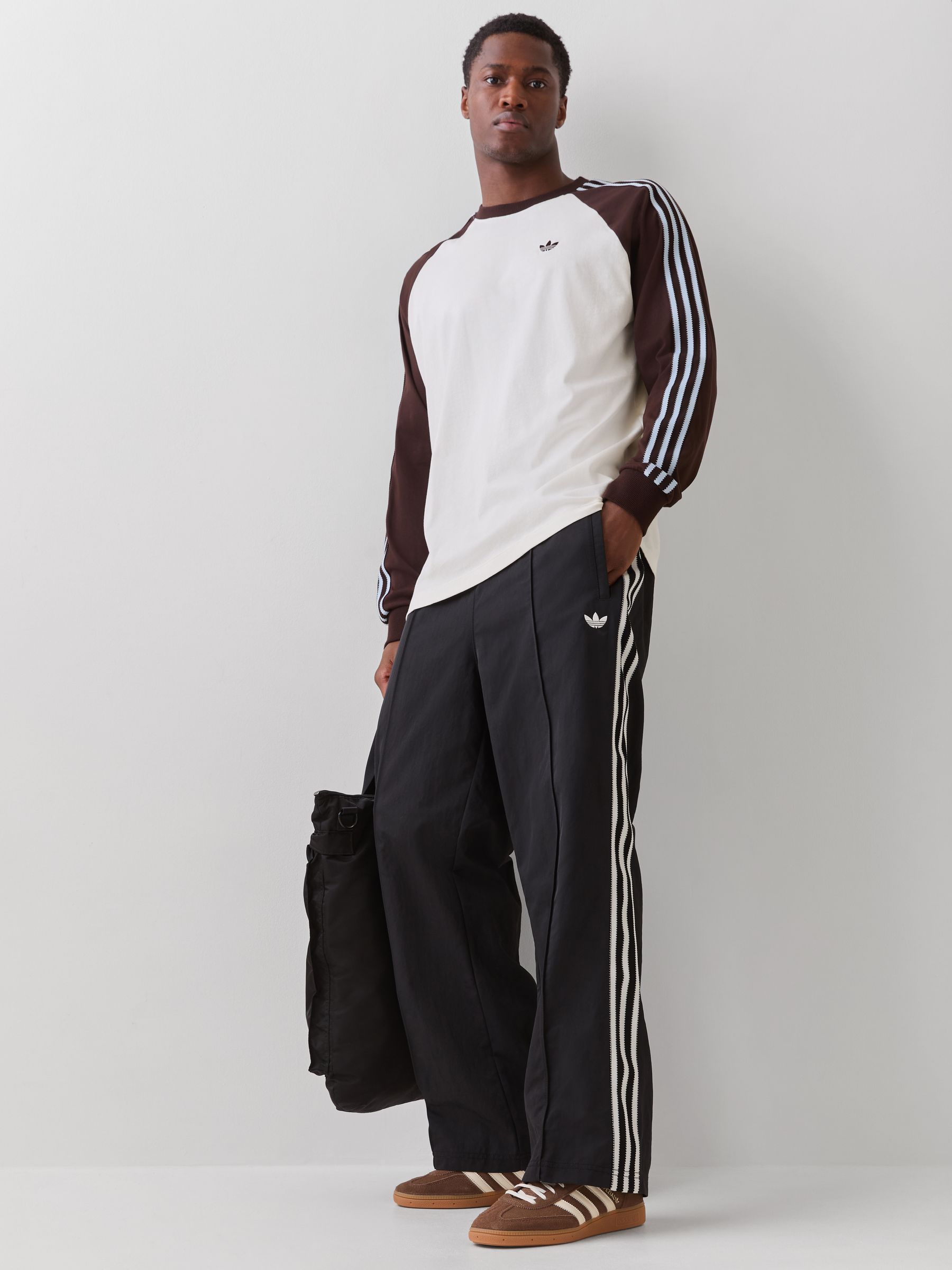 Comprar Bege - Moletom adidas Originals Britcore de manga comprida