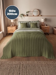 Silentnight Green Quilted Bedspread - Image 6 of 8