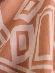 نقشة هندسية برتقالية - قميص مطبوع كم قصير - صورة 8 من 8