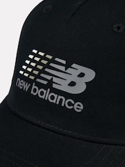 črna - New Balance večbarvna kapa z grafiko - Slika 3 iz 3