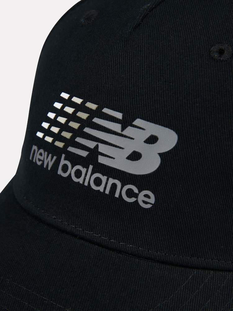 črna - New Balance večbarvna kapa z grafiko - Slika 3 iz 3
