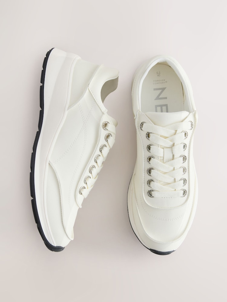 أبيض - حذاء رياضي برباط بكعب عريض من Forever Comfort® - Image 1 of 5 أبيض - حذاء رياضي برباط بكعب عريض من Forever Comfort® - Image 1 of 5