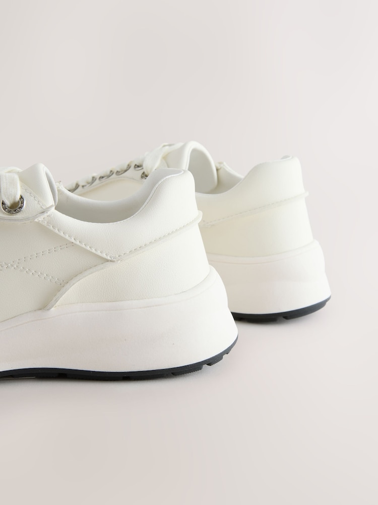 أبيض - حذاء رياضي برباط بكعب عريض من Forever Comfort® - Image 5 of 5 أبيض - حذاء رياضي برباط بكعب عريض من Forever Comfort® - Image 5 of 5