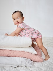 ורוד פרחוני - אוברול לתינוק בשילוב מכנסונים רפויים (גיל 0 חודשים עד 2 שנים) - תמונה 2 מתוך 2