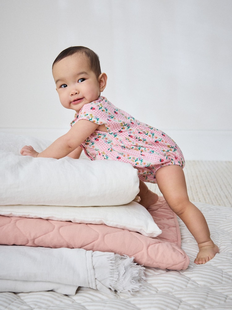 ורוד פרחוני - אוברול לתינוק בשילוב מכנסונים רפויים (גיל 0 חודשים עד 2 שנים) - תמונה 2 מתוך 2