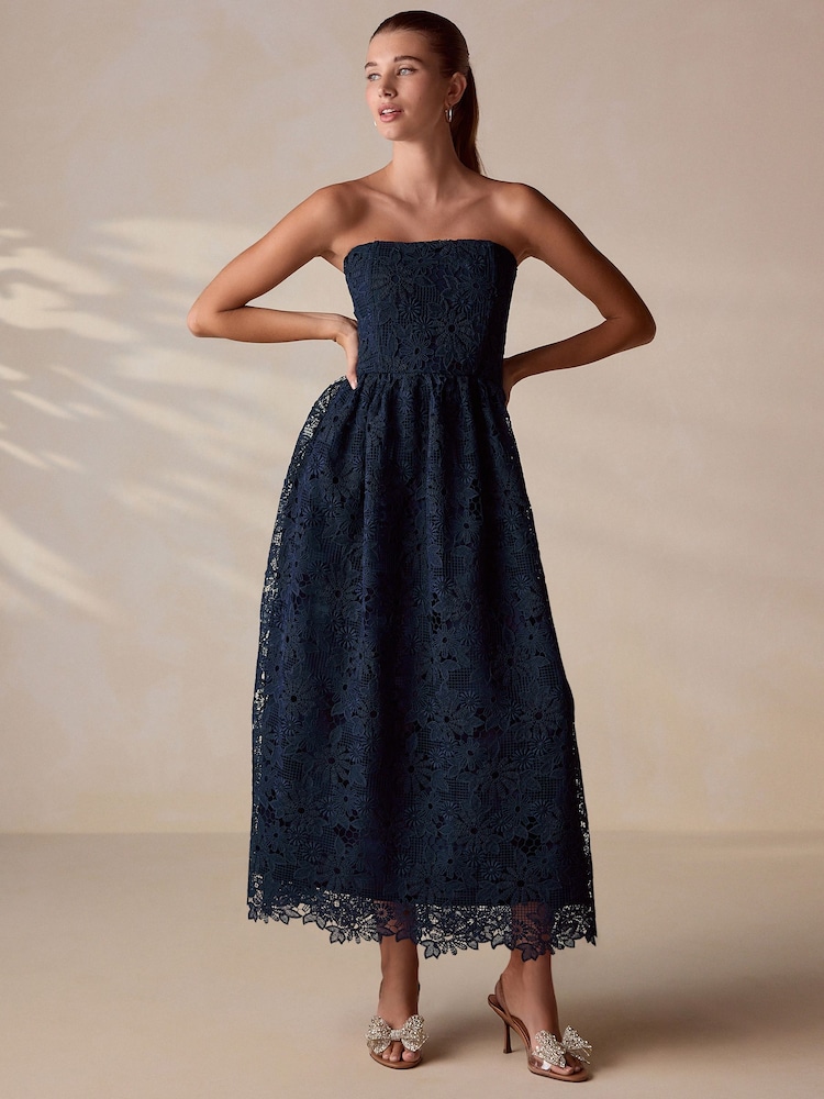أزرق داكن أزرق - Lace Bandeau Midi Dress - صورة 1 من 8 أزرق داكن أزرق - Lace Bandeau Midi Dress - صورة 1 من 8
