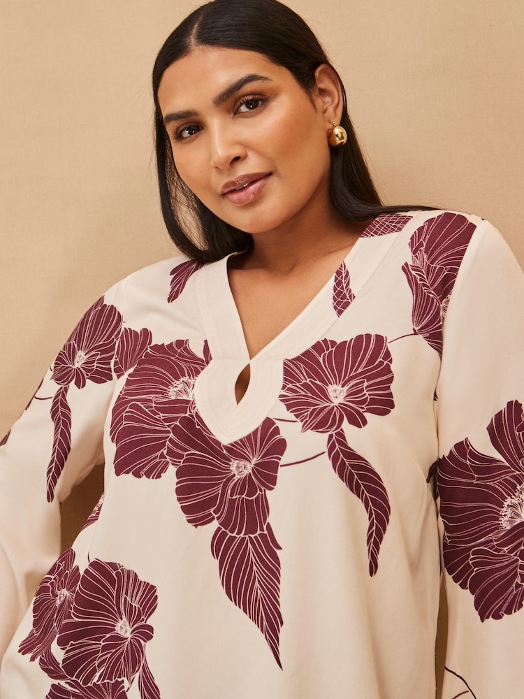 Live Unlimited Cream Floral Print Flared Sleeve V-Neck Blouse - Image 4 of 4 Live Unlimited Cream Floral Print Flared Sleeve V-Neck Blouse - Image 4 of 4
