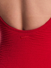 Rot - Nike Textured Scoop Neck Swimsuit - Bild 3 von 4