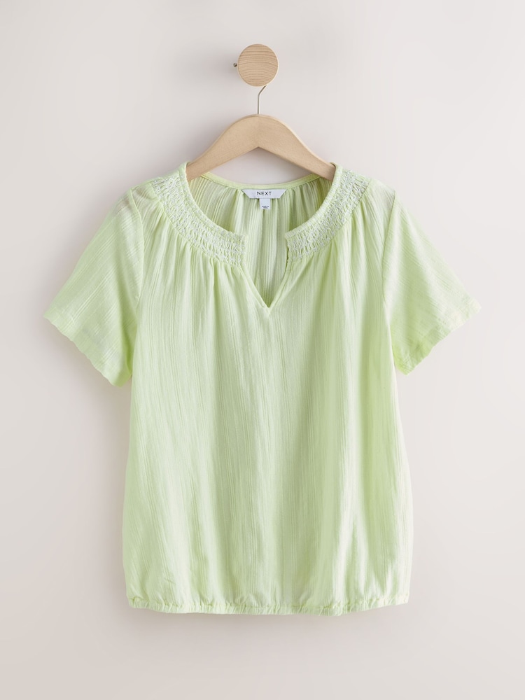 Zelena - Top s kratkim rukavima, izrezom i naborima - Slika 1 od 3