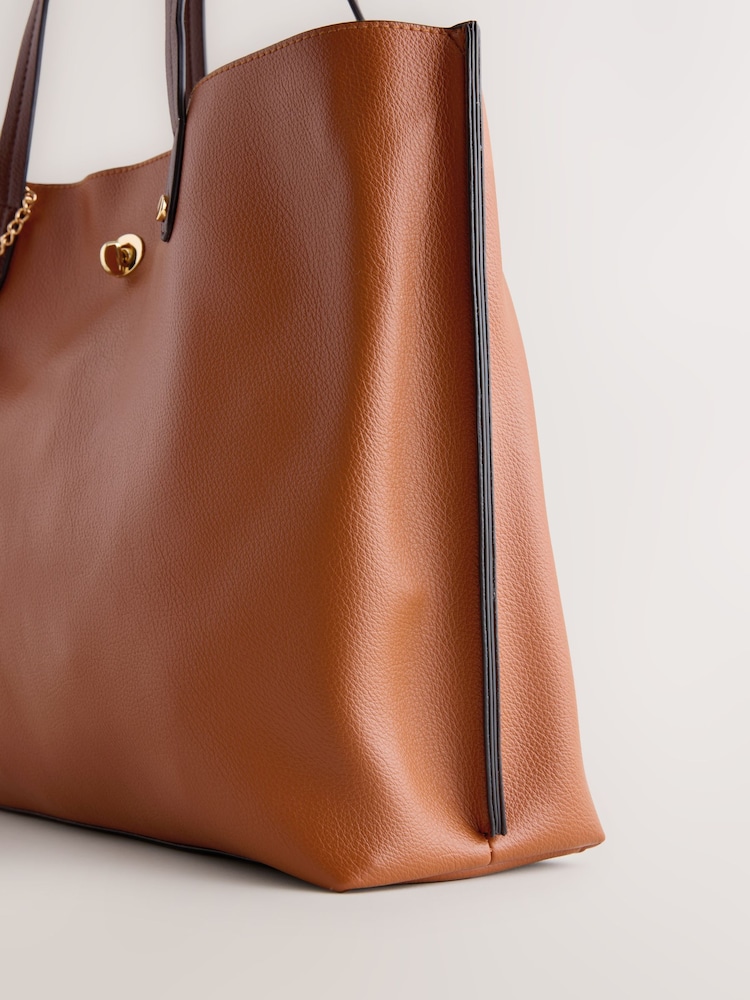 بني فاتح بني - Charm Hand Held Bag - صورة 5 من 5