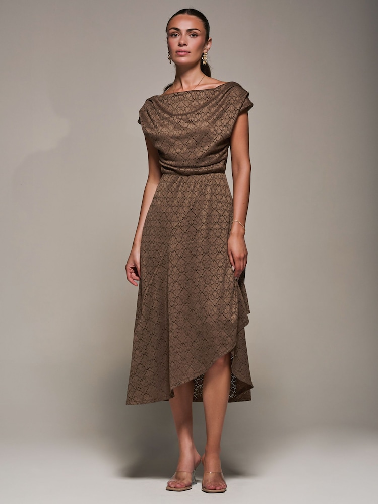 white and blue linen dress Chalky Button Front with Scalloped Collar in Li – Dannie Lilou 25 Hips (cm/) related:pramita-plunge-mn-dress-r-jry-burgundy Alberta Ferretti // Navy Option:Suit + Black Vest