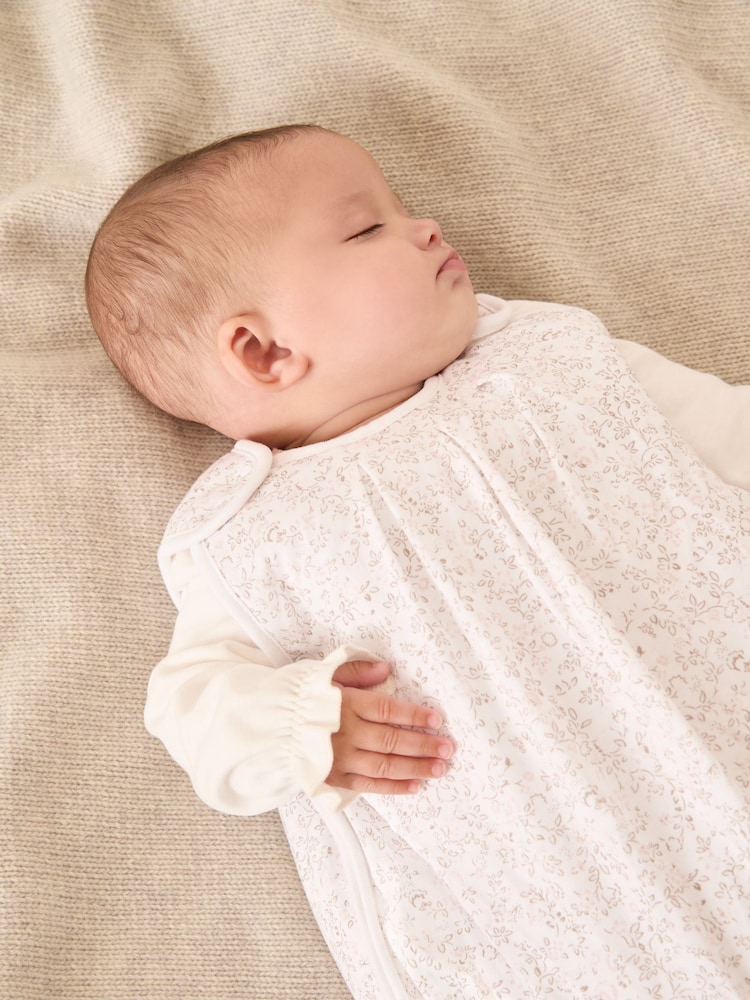 The White Company White Clementine Floral Sleeping Bag 2.5 Tog - Image 1 of 5 The White Company White Clementine Floral Sleeping Bag 2.5 Tog - Image 1 of 5
