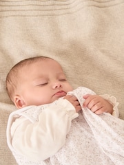 The White Company White Clementine Floral Sleeping Bag 2.5 Tog - Image 2 of 5