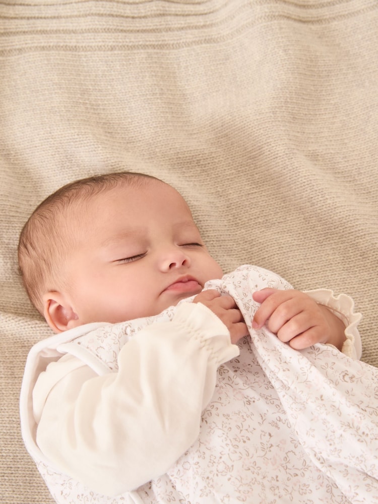 The White Company White Clementine Floral Sleeping Bag 2.5 Tog - Image 2 of 5 The White Company White Clementine Floral Sleeping Bag 2.5 Tog - Image 2 of 5