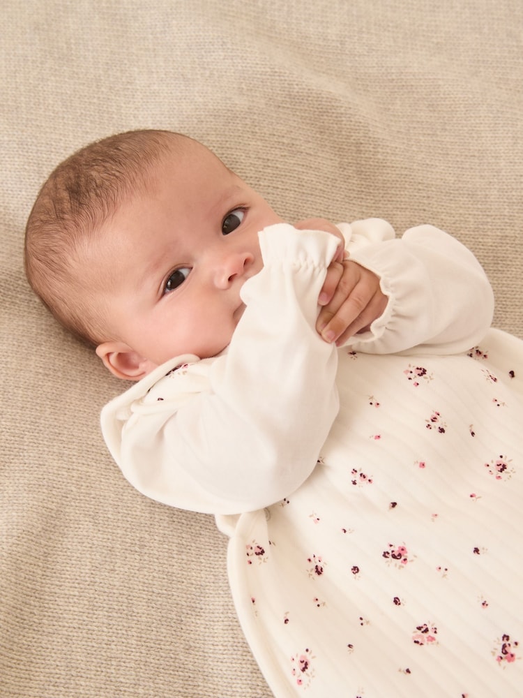 The White Company White Minnie Floral Quilted Sleeping Bag 1.0 Tog - Image 2 of 5 The White Company White Minnie Floral Quilted Sleeping Bag 1.0 Tog - Image 2 of 5
