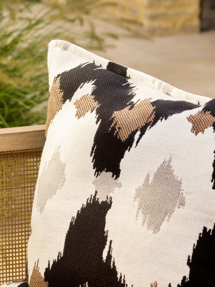 Indoor Outdoor Woven Ikat Cushion - Bild 2 von 5