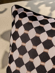 50 x 50cm Indoor Outdoor Printed Geo Cushion - صورة 2 من 4