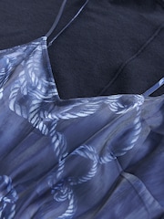 Marineblauw met nautische print - 2-In-1 Gebreide trui met geplooide midirok - Afbeelding 9 van 9